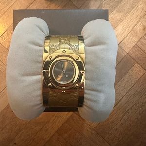 Gucci Twirl Watch